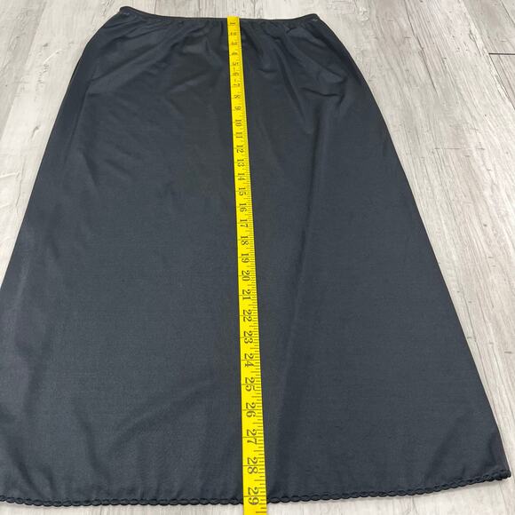 Vintage Bali Studio Nylon Stretch Waist Knee Length Side Slit Basic Black Slip - Picture 9 of 9